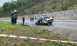 Zonguldak'ta istinat duvarına çarpan otomobildeki 3 kişi öldü