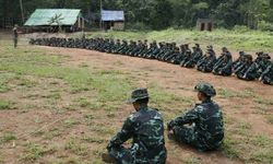 Myanmarlı kaçak askerlerden ordunun güç ve güven kaybı yaşadığı iddiası