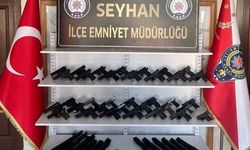 Adana'da emniyet güçleri 63 ruhsatsız silah ele geçirdi