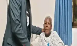 Uganda'da 70 yaşındaki kadın ikiz bebek dünyaya getirdi