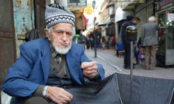 Şemsiye tamirciliğinin Samsun’daki son temsilcisi 94 yaşındaki Dursun Yıldız'ın örnek hayatı..