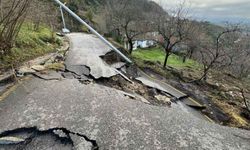 Heyelan nedeniyle Düzce'de iki köy arasında ulaşım kesildi