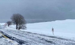 Çankırı-Kastamonu kara yolunda kar yağışı! Bazı yollar kapatıldı!