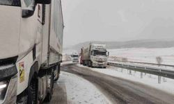 Kar nedeniyle Ardahan ve Kars'ta kapanan yollar açıldı!