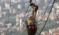 Lübnan'da arızalanan teleferikte 19 kişi mahsur kaldı!