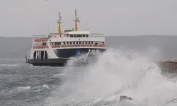 Çanakkale Boğazı’nda olumsuz hava: Feribot Seferleri iptal edildi