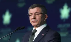 Davutoğlu'ndan vekillere tepki: "Bize dik duruşlu siyasetçiler yeter!"