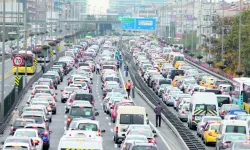 İstanbul’da kar tatili sona erdi: Trafik felç oldu