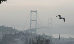 İstanbul'da yoğun sis etkisini sürdürüyor! Çanakkale Boğazı'nda gemi geçişleri durduruldu