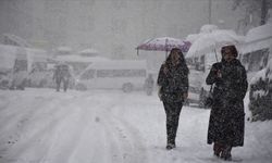 Kar yüzünü tekrar gösterdi: İstanbul ve çevresinde hava durumu nasıl olacak?