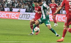 Beşiktaş Konya'da aradığını bulamadı! Konyaspor 9 kişiyle kazandı