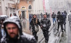 Kar yağışı İstanbul’un kapısını zorluyor: Trakya’da yağış başladı!