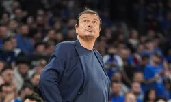 Ergin Ataman, Anadolu Efes taraftarına sinirlenip sahayı terk etti!