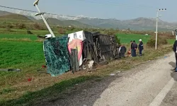 Van’da yolcu otobüsü devrildi: 28 kişi yaralandı