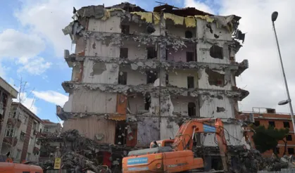 İstanbul için korkutan açıklama: “500-600 bin bina yıkılabilir!”