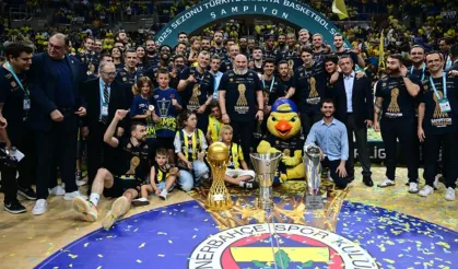 Fenerbahçe Beko şampiyon oldu: Beşiktaş’ı 84-68 yenip kupayı kaldırdı