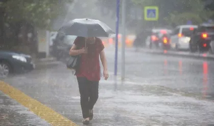 Meteoroloji uyardı: Sıcaklıklar 5 derece düşüyor, sağanak yağış geliyor!