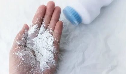 Bebek pudrası cilde iyi gelir mi? Faydaları, zararları ve kullanım önerileri