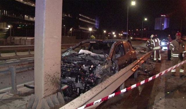 İstanbul'da korkunç trafik kazası: Otomobil bariyerleri delip geçti