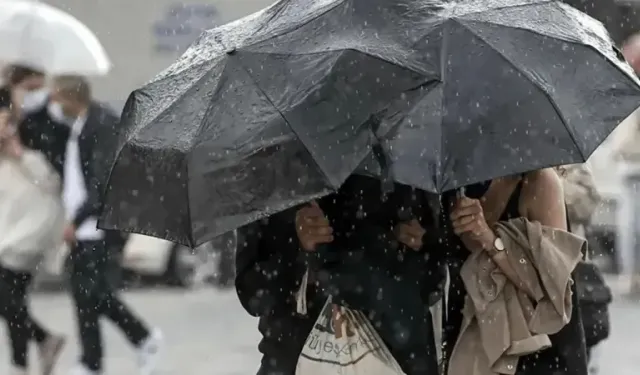 İstanbul’da mevsimin ilk karı düştü! Kartal ve çevresinde kar taneleri görüldü