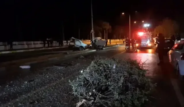 Edirne’de feci trafik kazası: Otomobil ikiye bölündü