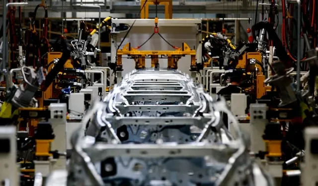Elektrikli araç darbesi: Volvo 3 bin kişiyi kapının önüne koyuyor