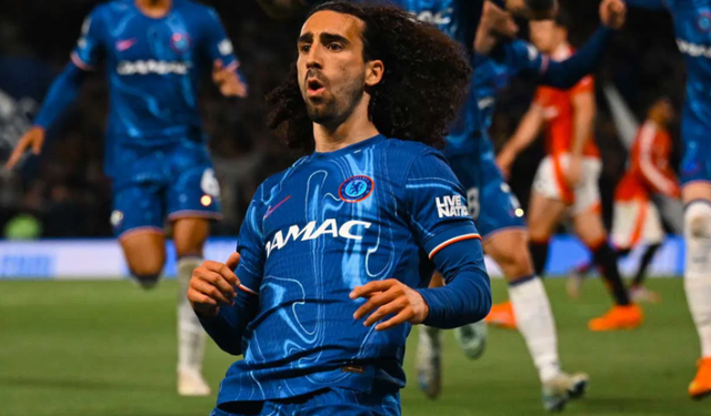Chelsea'den kritik üç puan: Manchester United’ı Cucurella ile devirdi