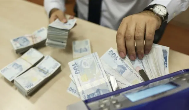 Maaş artışı ve refah payı beklentisi artıyor: Yüzde 10 zam gelirse kim ne kadar alacak?