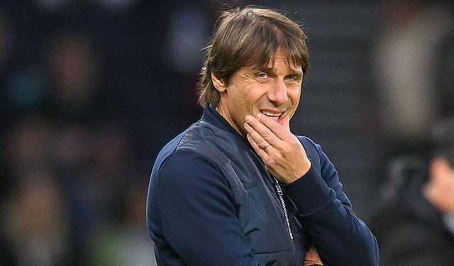 Napoli'den devam kararı: Antonio Conte yeni sezonda da takımın başında!