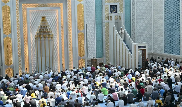 Sadakat ve teslimiyetin sembolü: 23 Mayıs Cuma Hutbesinde kurban ibadeti vurgusu