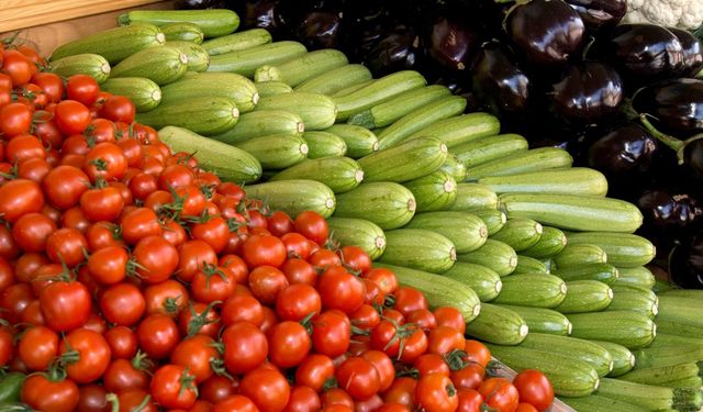 Ticaret Bakanlığı’ndan sebze ve meyve ticaretine sıkı denetim: Milyonluk cezalar geliyor