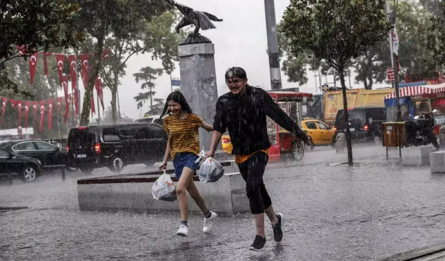5 ilde gök gürültülü sağanak, Marmara’da kuvvetli rüzgar uyarısı!