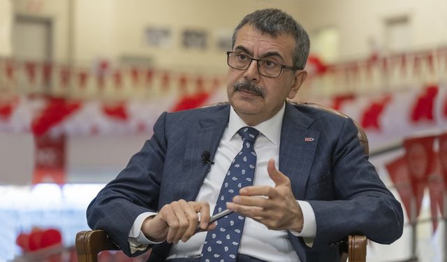 Bakan Tekin: Yabancı dil değil, ana dil sorunu var