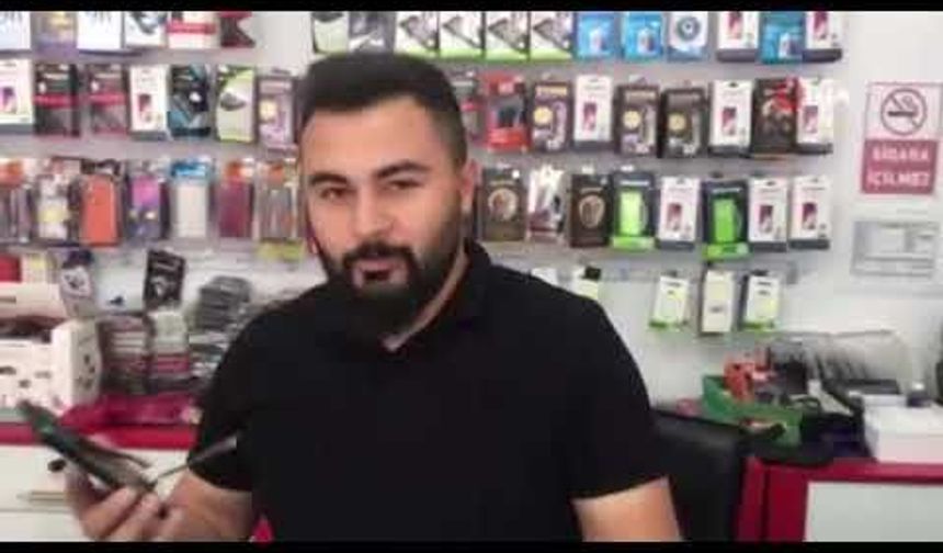 Tamir ettiği telefon bir anda bomba gibi patladı!