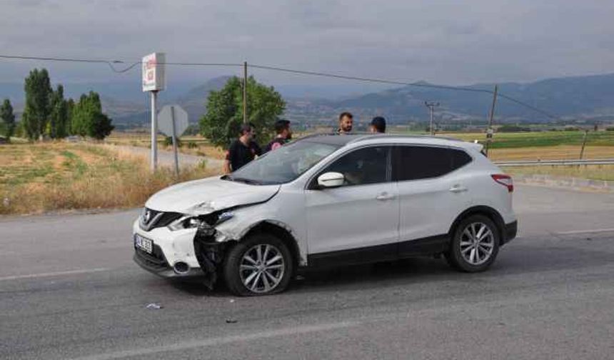 Amasya'da 3 aracın karıştığı kazada 4 kişi yaralandı