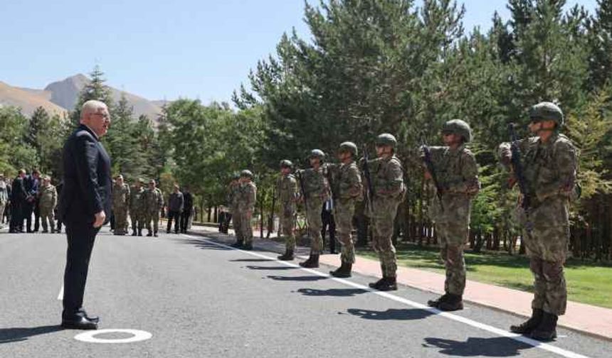 Milli Savunma Bakanı Güler, Hakkari'de