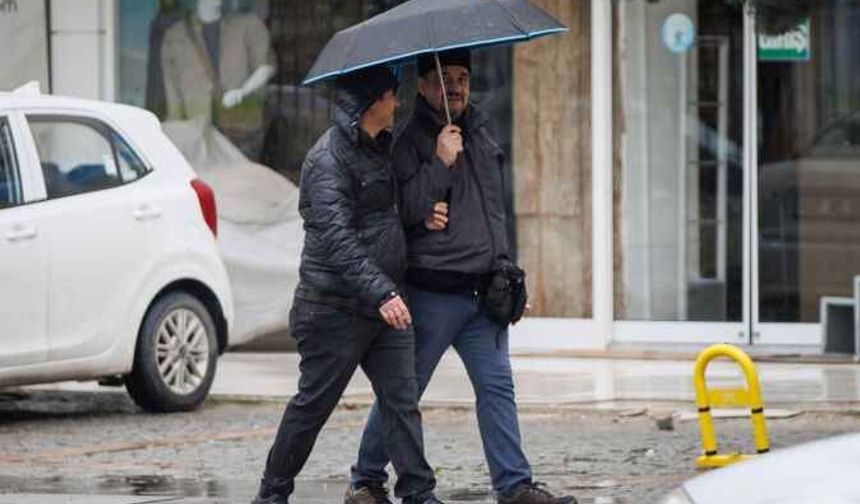 Ankara'da gün ortasında sağanak