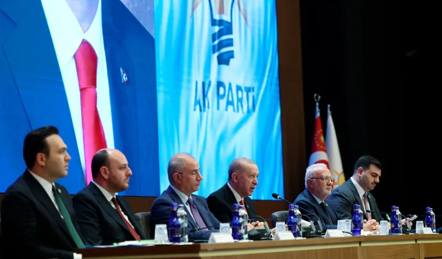 Erdoğan’dan MKYK’da iki kritik uyarı! Gözler Zeybekci’ye çevrildi, Şimşek sessizliğini koruyor