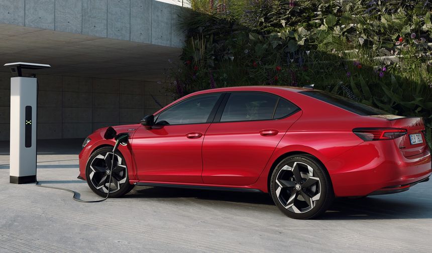 Škoda’nın elektrikli atağı: Enyaq, Elroq ve Superb PHEV Türkiye’de satışta!