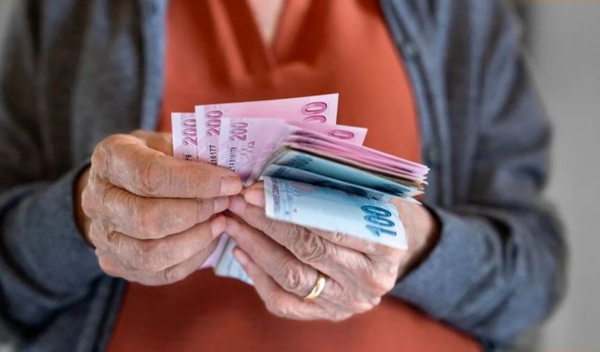 En düşük emekli maaşı artacak mı? AK Parti’den dikkat çeken açıklama