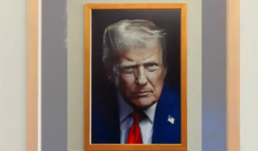 Trump eski portresine savaş açtı: “Biçimsiz çizilmiş” diyerek yeni portre istedi!
