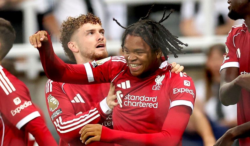 Liverpool’da 16’lık yıldız Ngumoha tarihe geçti