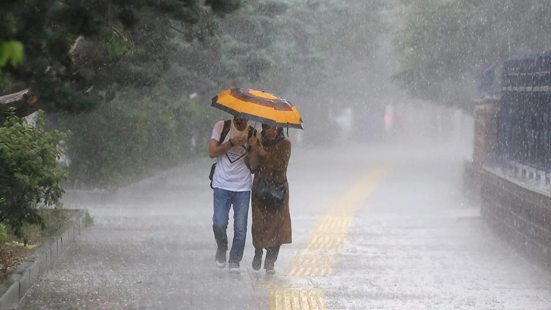 Meteoroloji'den Uyarı Hafta Sonu Sağanak Yağış Geliyor, Sıcaklıklar Düşüyor 2